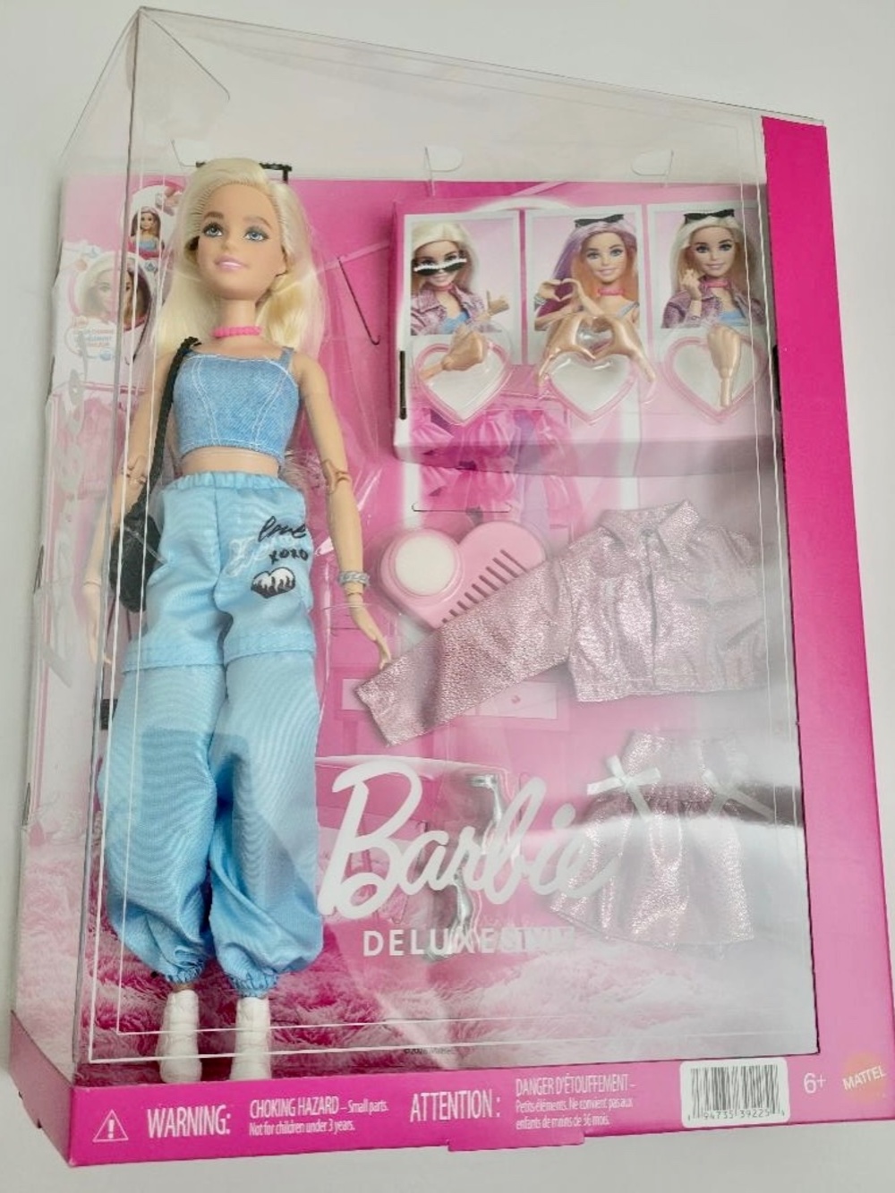 BARBIE Deluxe Style Fashion Build Up Doll and Accessories